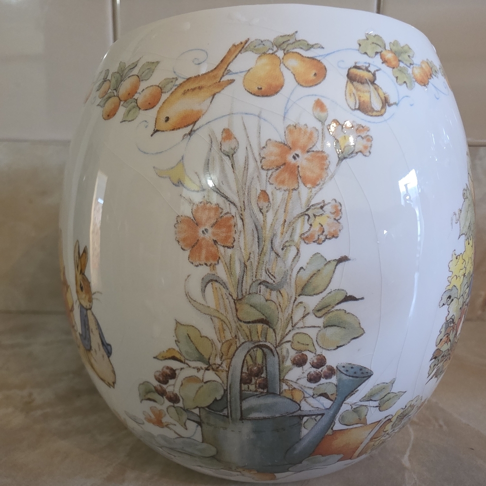 Peter Rabbit Cookie Jar - Picture 10 of 14